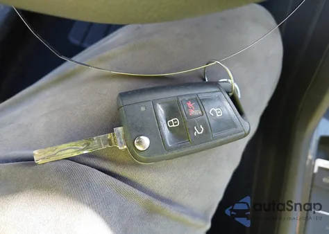 2019 Volkswagen Tiguan 2.0T S z USA, uszkodzony, nr VIN 3VV0B7AX1KM042483